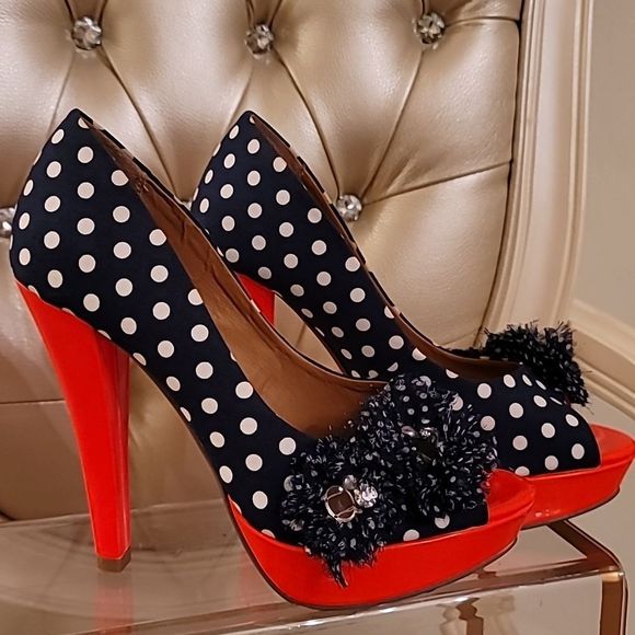 Not Rated Whimsical Carnival Pumps - Picture 5 of 16